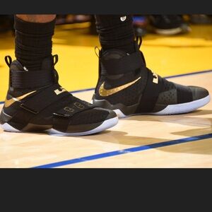 DeadStock Nike LeBron Zoom Soldier 10 "Black Gold" Sneakers - 9.5M
